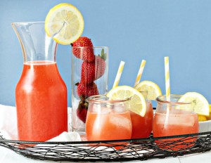 Strawberry-Lemonade-Cocktail-1-of-1