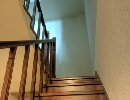 Moving Into a Building With Many Stairs What to Do to Avoid Injury